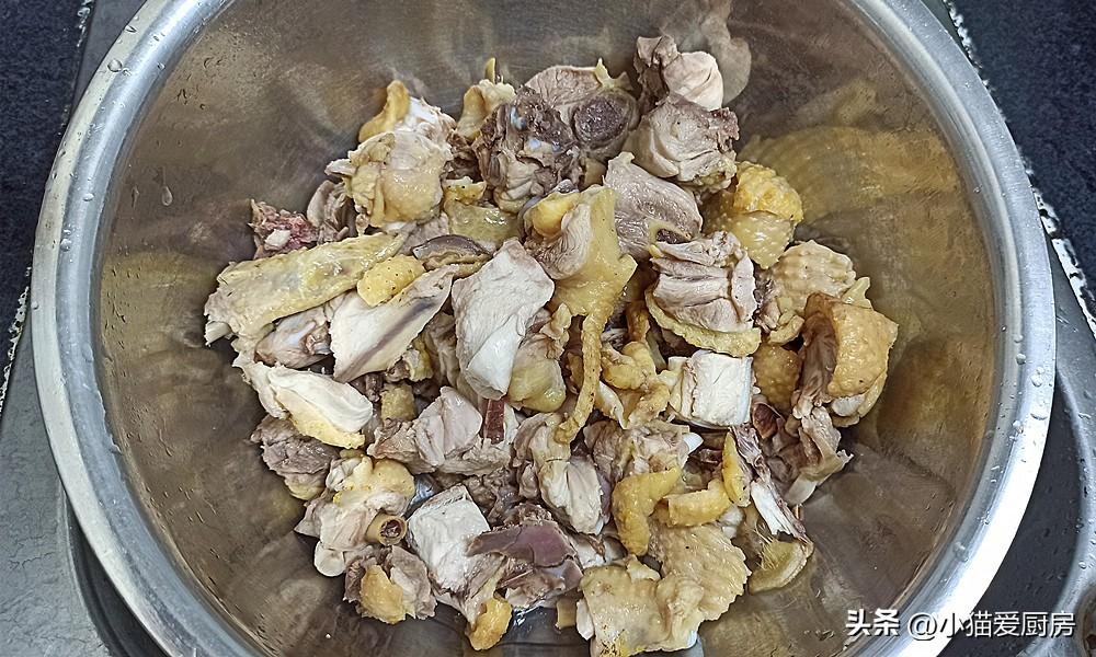 圖片[7]-【蔥油蘑菇燜雞】做法步驟圖 蔥香濃郁 上桌家人都搶著來吃-起舞食譜網(wǎng)