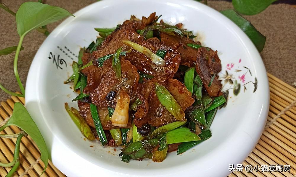 圖片[2]-【蒜苗辣椒回鍋肉】做法步驟圖 成菜肥而不膩 味道不比飯店的-起舞食譜網