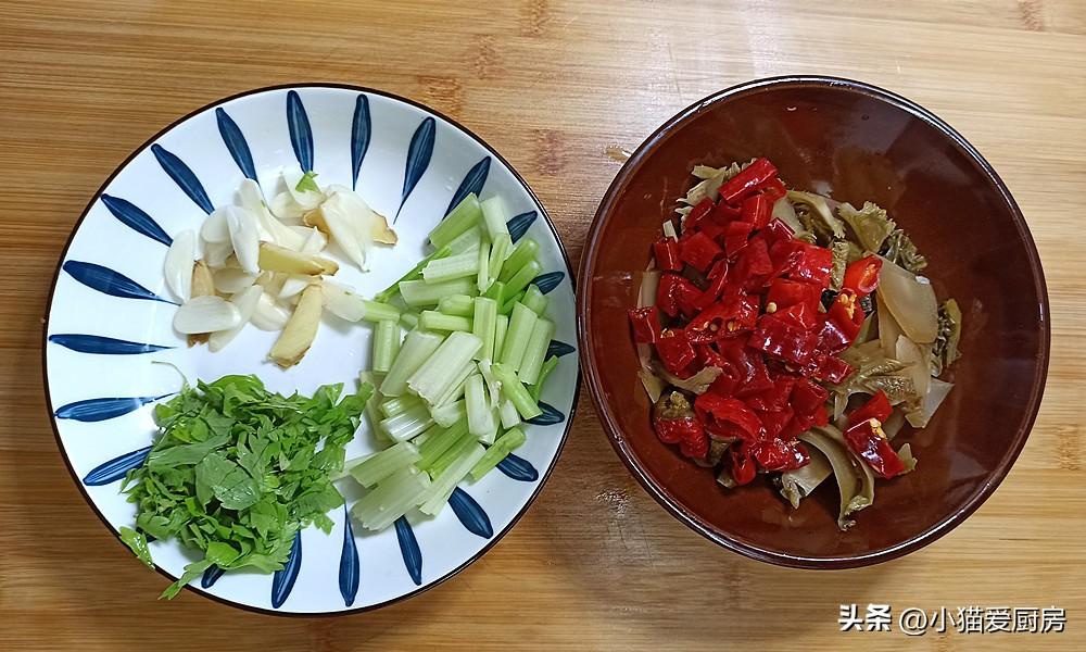 圖片[5]-【酸辣鴨血】做法步驟圖 麻辣爽口 特別好吃下飯-起舞食譜網(wǎng)