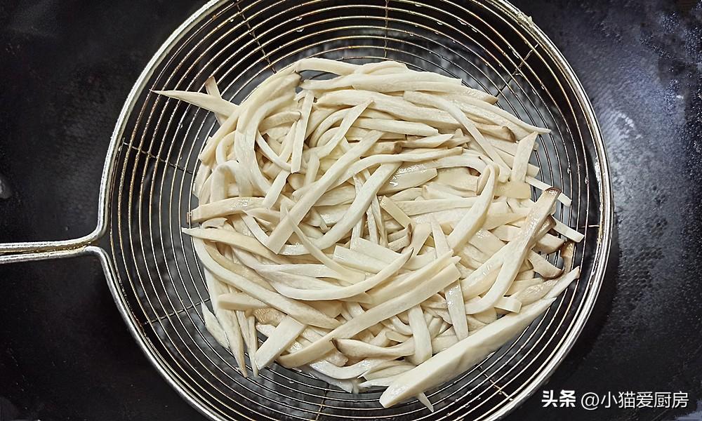 圖片[7]-【韭菜炒杏鮑菇】做法步驟圖  清香微辣特別下飯-起舞食譜網(wǎng)