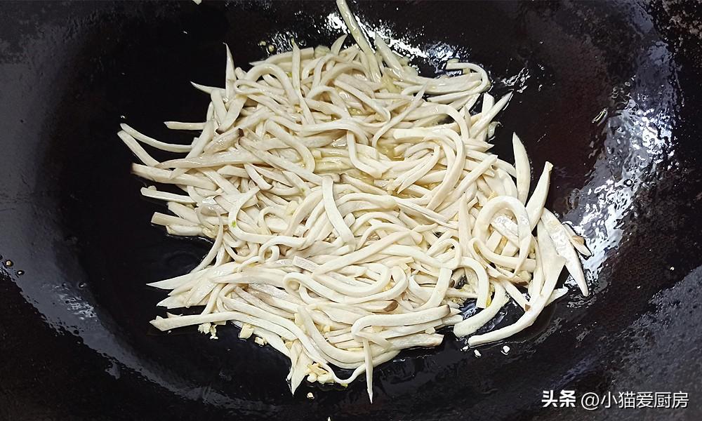 圖片[9]-【韭菜炒杏鮑菇】做法步驟圖  清香微辣特別下飯-起舞食譜網(wǎng)