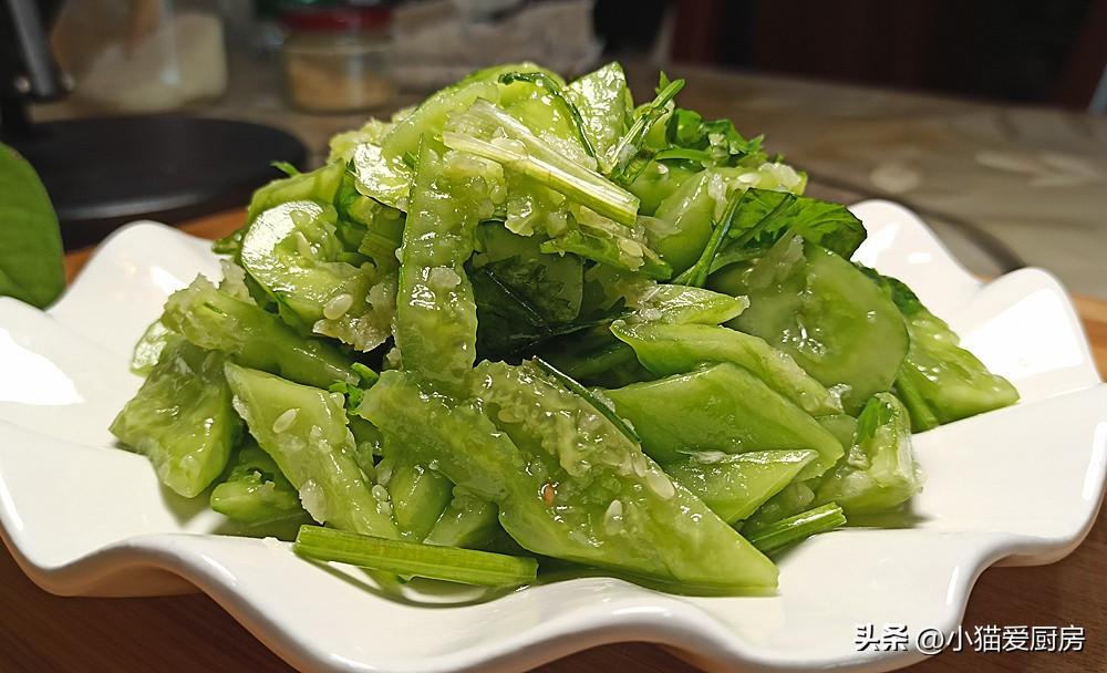 圖片[1]-【爽口素拍黃瓜】做法步驟圖 口感脆爽 用來(lái)解膩相當(dāng)不錯(cuò)-起舞食譜網(wǎng)