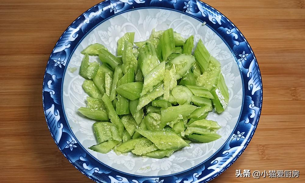 圖片[4]-【爽口素拍黃瓜】做法步驟圖 口感脆爽 用來(lái)解膩相當(dāng)不錯(cuò)-起舞食譜網(wǎng)