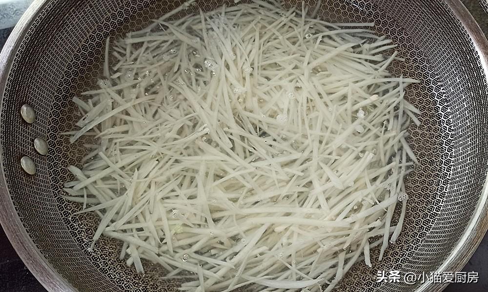 圖片[6]-【糖醋蓮藕絲】做法步驟圖 成菜口感脆爽 味道酸甜特別好吃-起舞食譜網
