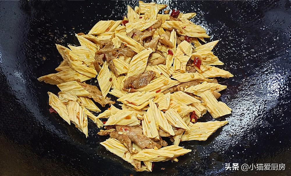圖片[9]-【腐竹黃瓜炒肉】做法步驟圖 出鍋后香氣濃郁 是不錯的下飯菜-起舞食譜網
