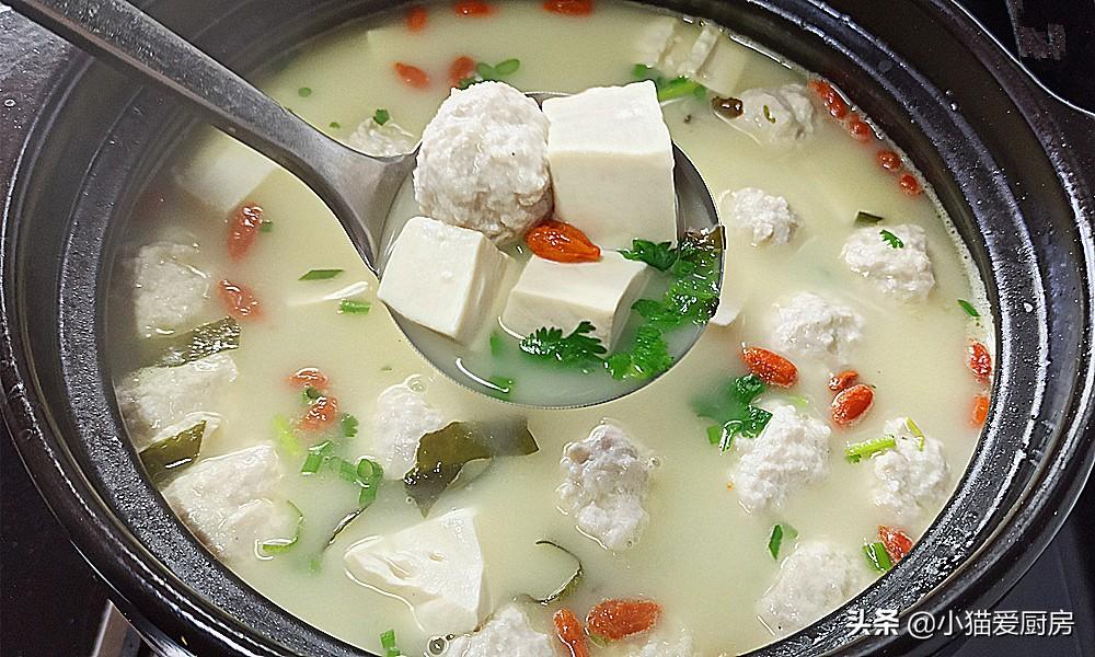 圖片[1]-【濃湯豆腐丸子煲】做法步驟圖 還沒腥味 孩子特別愛吃-起舞食譜網(wǎng)