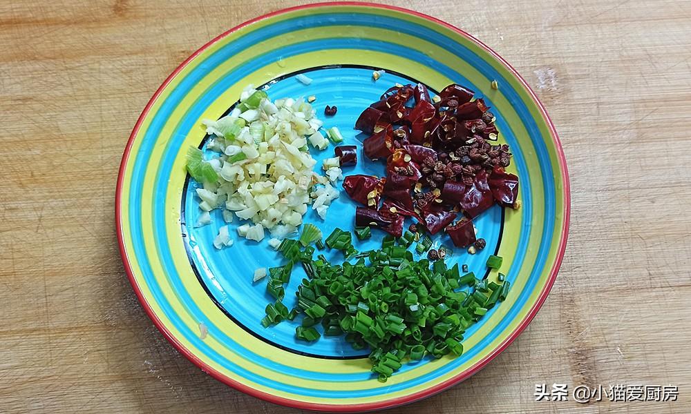 圖片[5]-【水煮干絲】做法步驟圖 味道麻辣爽口特別開胃下飯-起舞食譜網