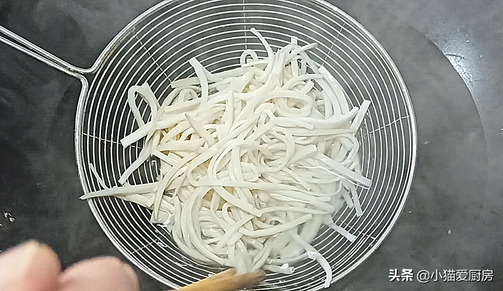 圖片[7]-【肉絲炒杏鮑菇】做法步驟圖 滑嫩營養還下飯 寶寶很愛吃-起舞食譜網