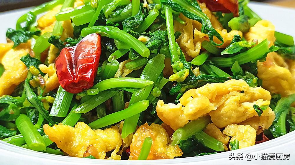 圖片[1]-【雞蛋炒油菜頭】做法步驟圖 做好后色澤金黃透綠 味道清香爽-起舞食譜網