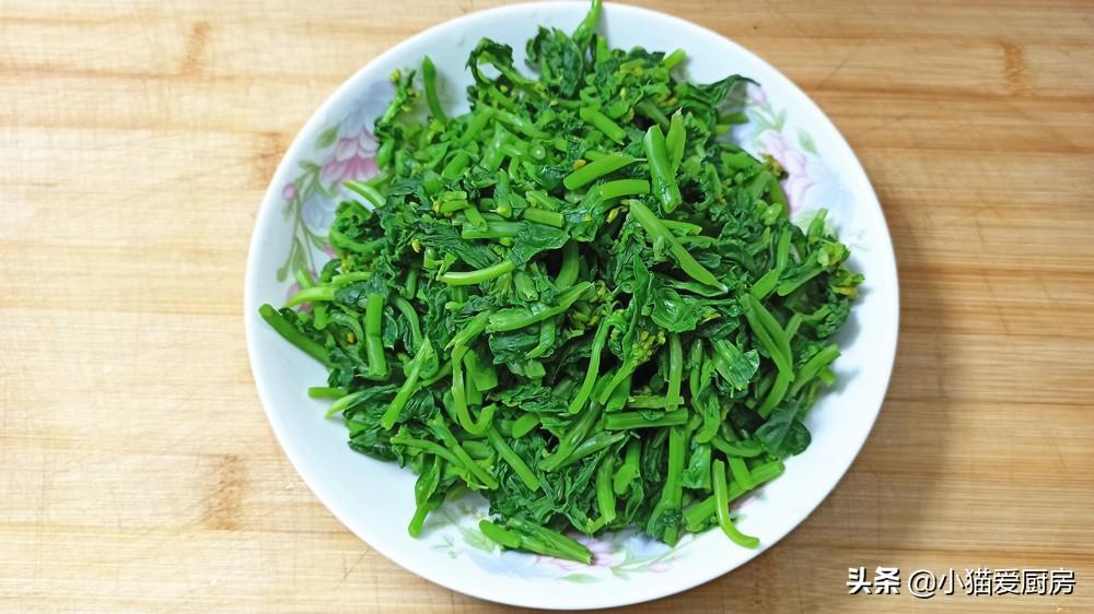 圖片[7]-【雞蛋炒油菜頭】做法步驟圖 做好后色澤金黃透綠 味道清香爽-起舞食譜網