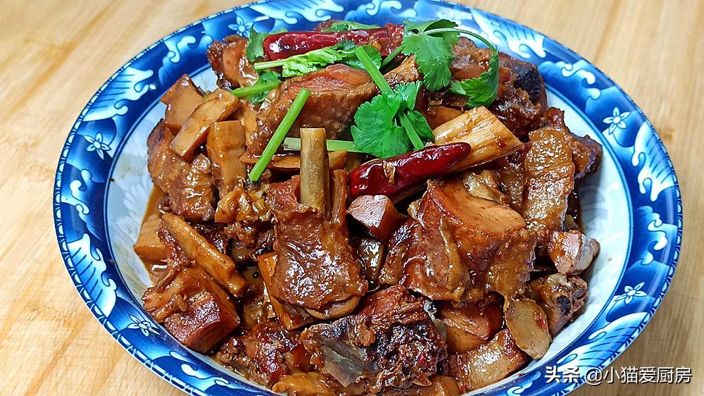 圖片[2]-【五花肉燜臘雞】做法步驟圖 味道咸香微辣 是一道風味獨特的-起舞食譜網(wǎng)
