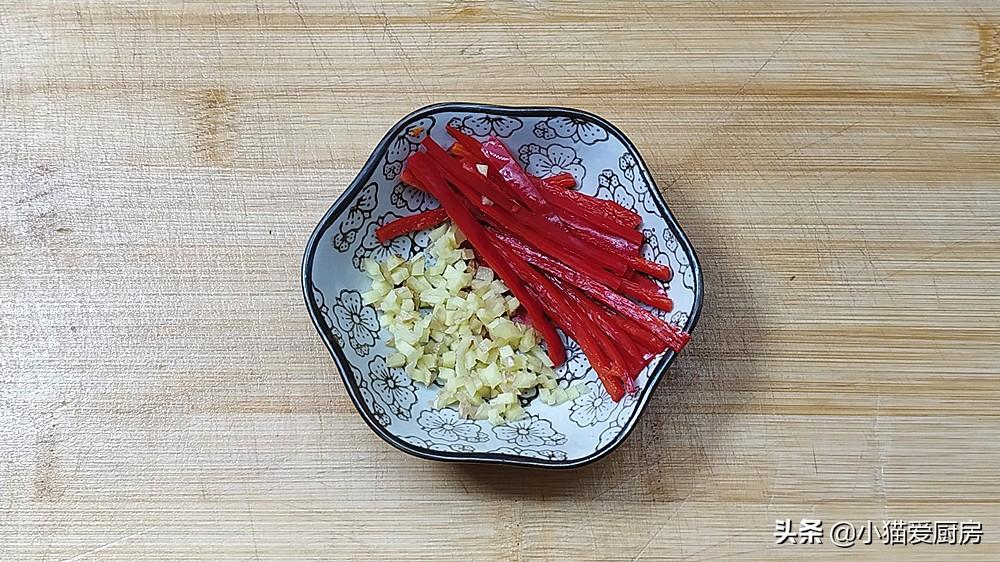 圖片[5]-【蒜苔炒肉絲】做法步驟圖 看小貓如何操作 香-起舞食譜網(wǎng)