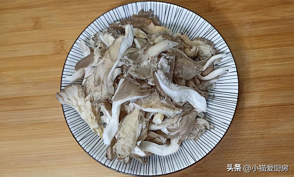 圖片[4]-【椒鹽香酥平菇】做法步驟圖 在家也能輕松做出 外酥里嫩真香-起舞食譜網