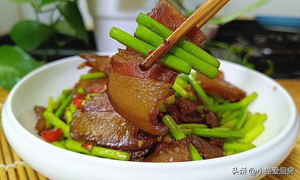 圖片[8]-【臘肉炒蒜苔】做法步驟圖 臘肉軟糯不咸 蒜苔脆嫩入味-起舞食譜網