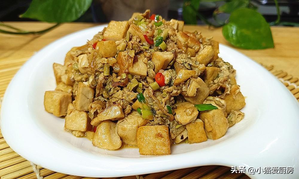 圖片[1]-【香椿芽雞蛋炒豆腐】做法步驟圖 其實(shí)加上豆腐一起炒 味道那-起舞食譜網(wǎng)