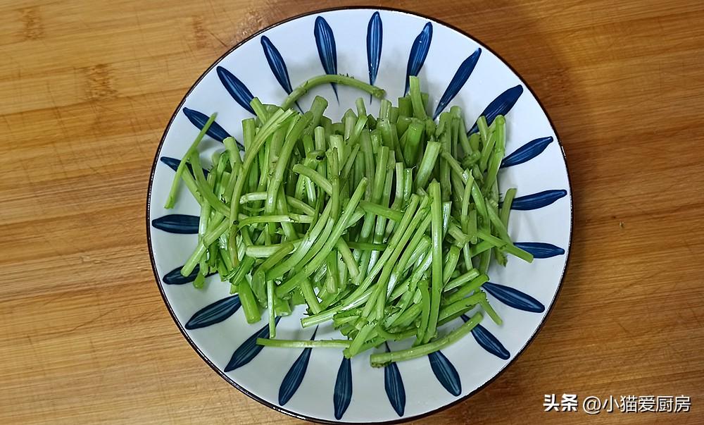 圖片[5]-【茼蒿兩吃】做法步驟圖 不同味道 特別爽口解膩-起舞食譜網(wǎng)