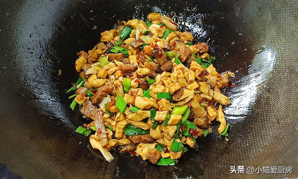 圖片[9]-【蔫蘿卜炒臘肉】做法步驟圖 放點臘肉簡單一炒 口感和味道都-起舞食譜網