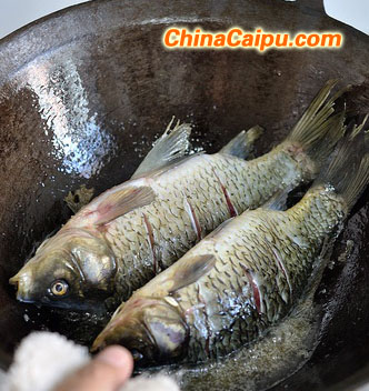 豆瓣醬燒鯽魚