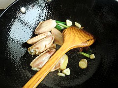 香菇燜雞翅