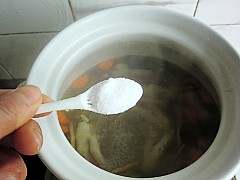 茶樹菇煲鳳爪