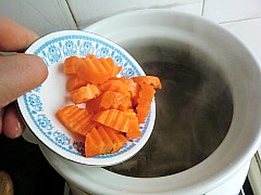 茶樹菇煲鳳爪