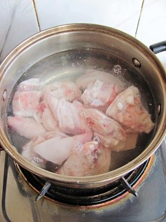 歸參黃豆花生煲豬蹄