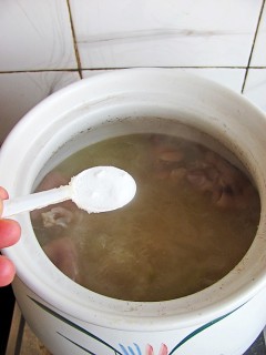 歸參黃豆花生煲豬蹄