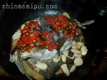 黃燜辣味連鍋魚頭