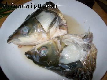 黃燜辣味連鍋魚頭