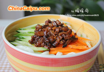 香菇肉丁炸醬面