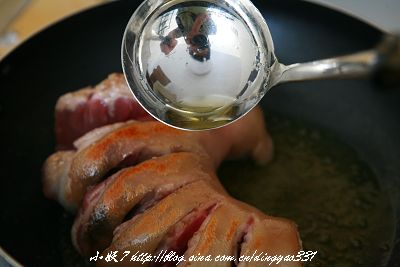 酥皮蜂蜜香辣肘子