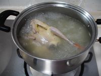 絲瓜滾乳鴿湯